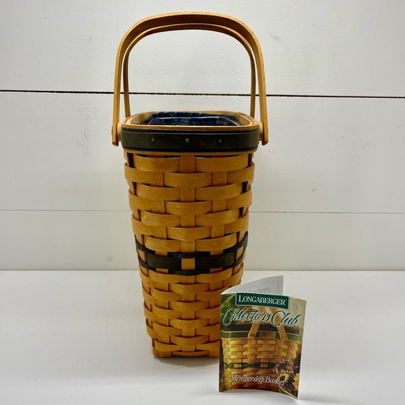 Leuenberger collectors club double handle basket with green accent fabric liner - Picture 2 of 6